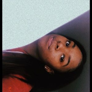 Meet your Posher, Akera